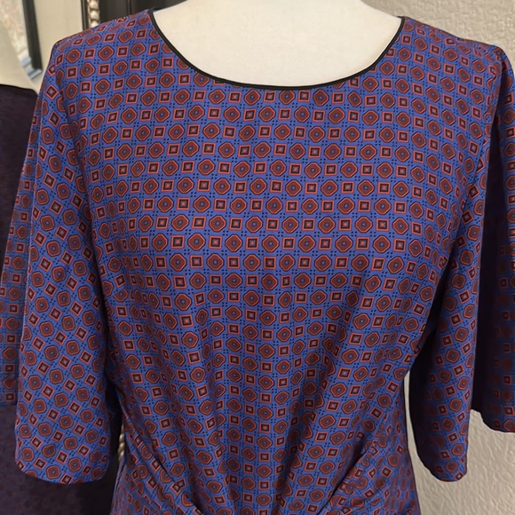 Ann Taylor Dress Silky Lined Tie Waist Zip Back Versatile Work & Party Size 12 - Picture 2 of 6